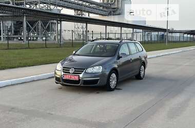 Универсал Volkswagen Golf 2009 в Коростене