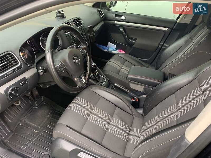 Универсал Volkswagen Golf 2013 в Гусятине
