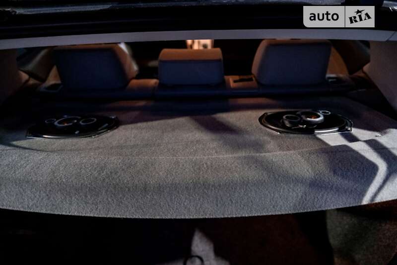 Хэтчбек Volkswagen Golf 2004 в Львове