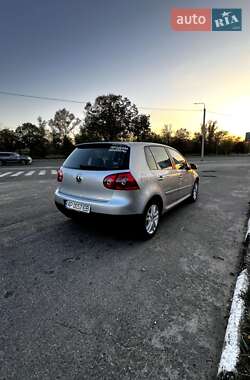 Хэтчбек Volkswagen Golf 2006 в Запорожье