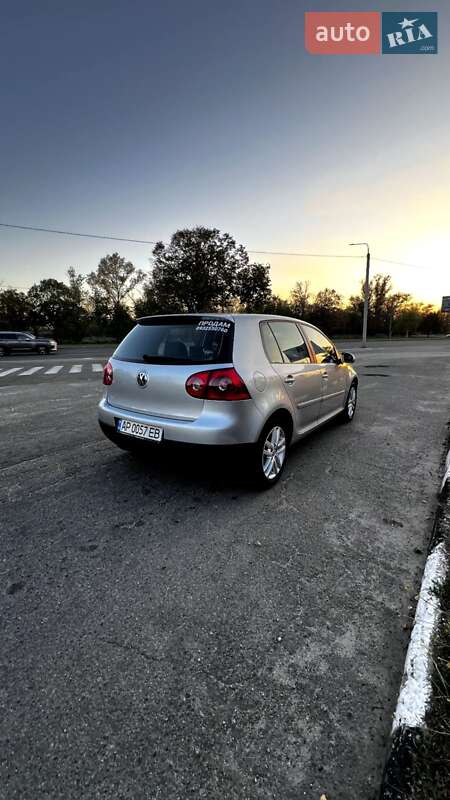 Хетчбек Volkswagen Golf 2006 в Запоріжжі