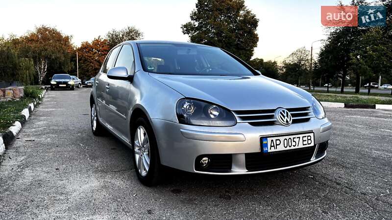 Хетчбек Volkswagen Golf 2006 в Запоріжжі