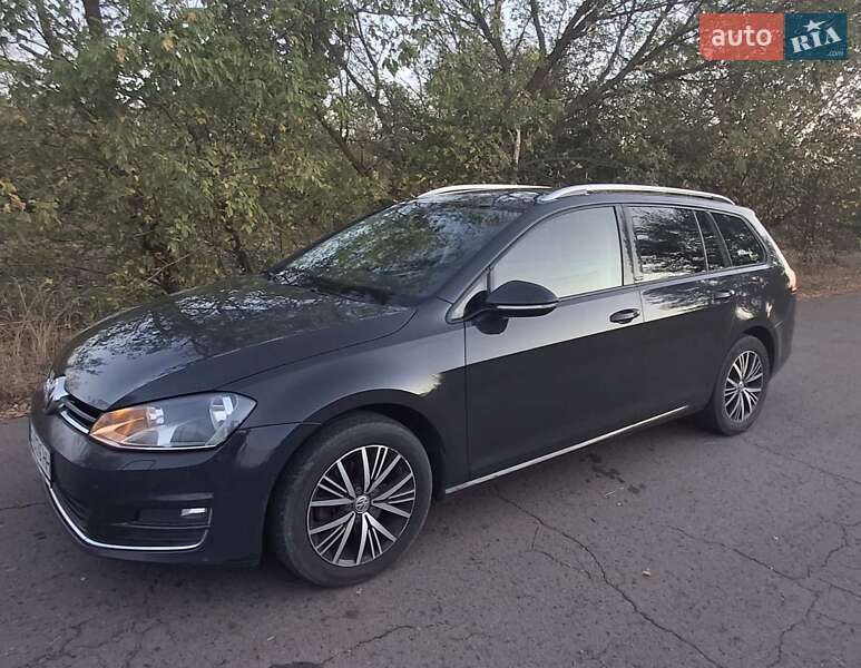 Універсал Volkswagen Golf 2016 в Полтаві