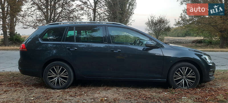 Універсал Volkswagen Golf 2016 в Полтаві