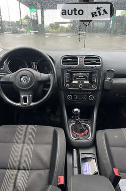 Универсал Volkswagen Golf 2013 в 