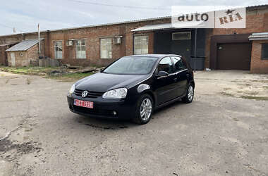 Хэтчбек Volkswagen Golf 2005 в Ахтырке