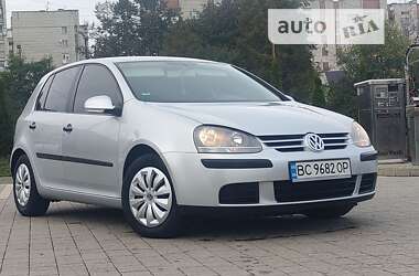 Хэтчбек Volkswagen Golf 2004 в Дрогобыче