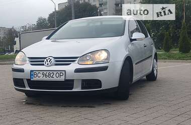 Хетчбек Volkswagen Golf 2004 в Дрогобичі