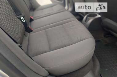 Хетчбек Volkswagen Golf 2004 в Дрогобичі