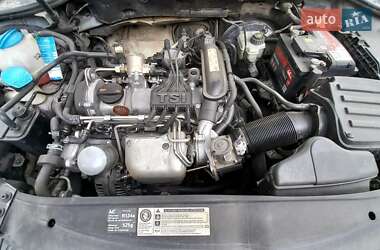 Хэтчбек Volkswagen Golf 2010 в 