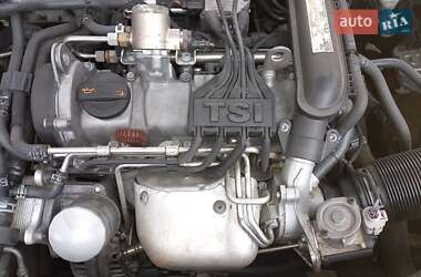 Хэтчбек Volkswagen Golf 2010 в 