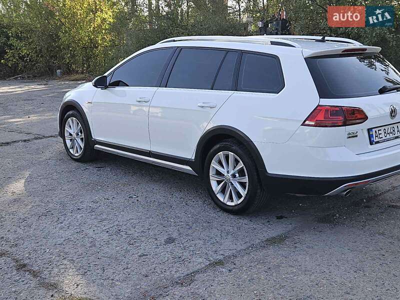 Універсал Volkswagen Golf 2016 в Кривому Розі