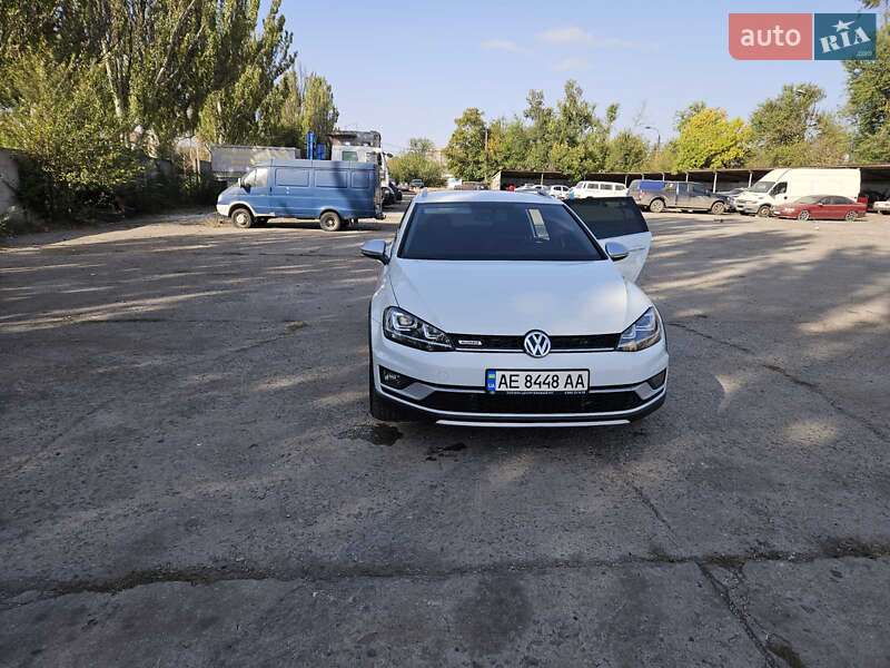 Універсал Volkswagen Golf 2016 в Кривому Розі