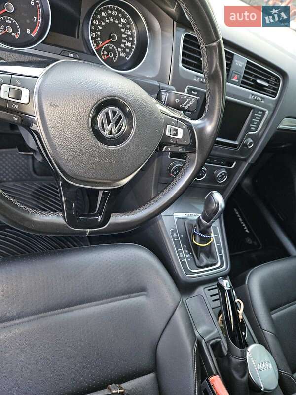 Універсал Volkswagen Golf 2016 в Кривому Розі