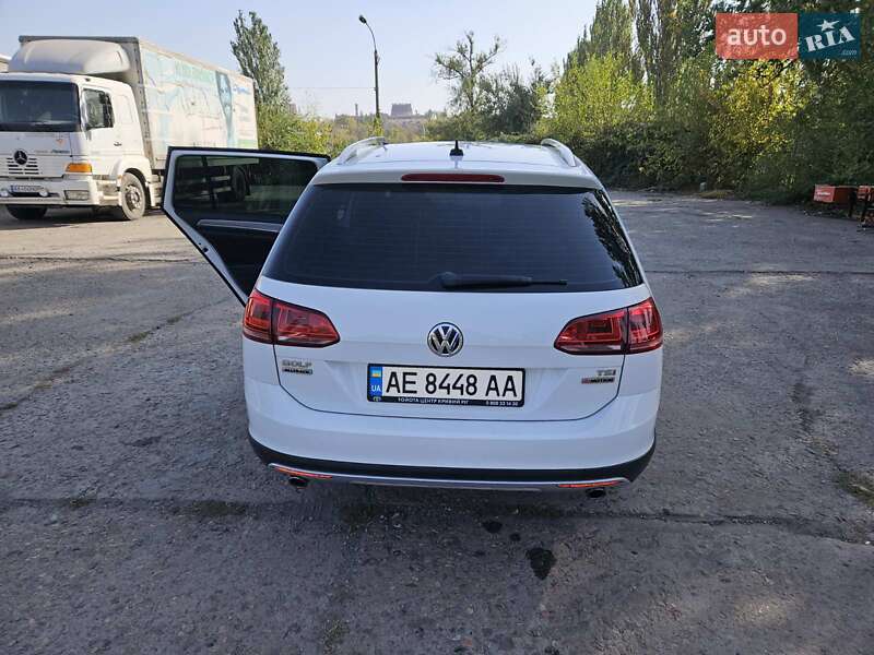 Універсал Volkswagen Golf 2016 в Кривому Розі