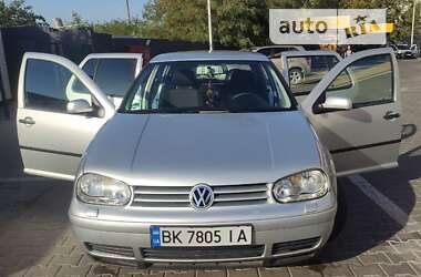 Хэтчбек Volkswagen Golf 2001 в Днепре