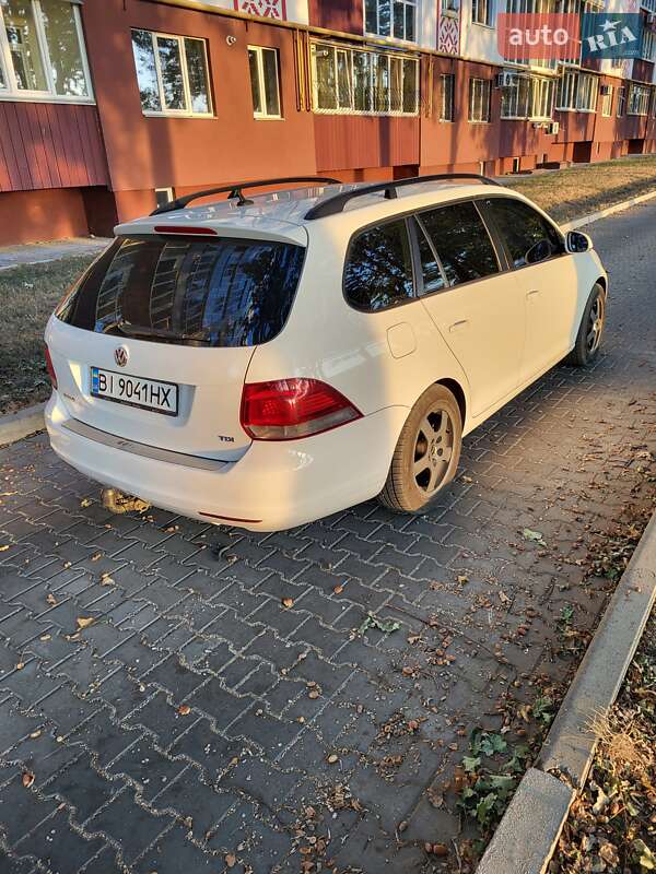 Універсал Volkswagen Golf 2010 в Полтаві