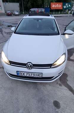 Універсал Volkswagen Golf 2015 в Волочиську