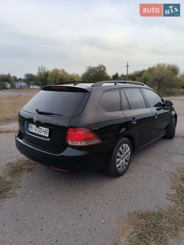 Универсал Volkswagen Golf 2011 в Полтаве