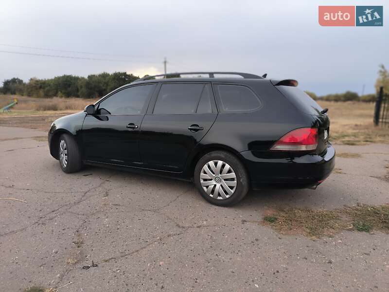 Универсал Volkswagen Golf 2011 в Полтаве