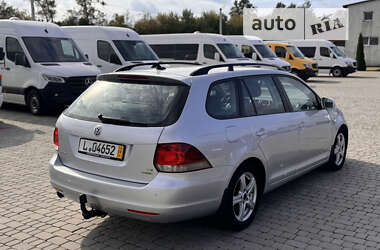 Универсал Volkswagen Golf 2012 в Староконстантинове