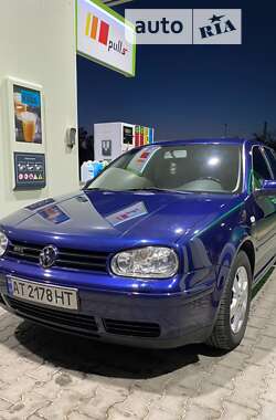 Хетчбек Volkswagen Golf 2000 в Долині