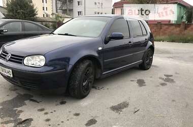 Хэтчбек Volkswagen Golf 2001 в Житомире