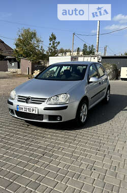 Хэтчбек Volkswagen Golf 2006 в Первомайске