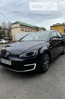 Хетчбек Volkswagen Golf 2015 в Сваляві