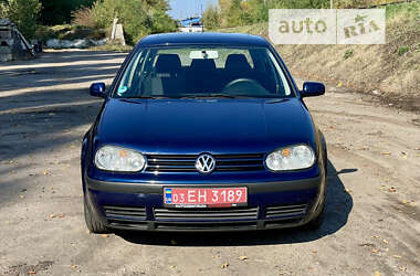 Хэтчбек Volkswagen Golf 2002 в Фастове