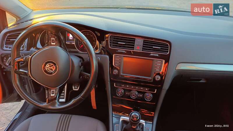 Універсал Volkswagen Golf 2016 в Тальному