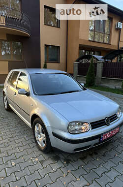 Хэтчбек Volkswagen Golf 2001 в Луцке