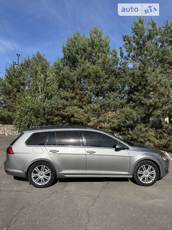 Универсал Volkswagen Golf 2015 в Виннице