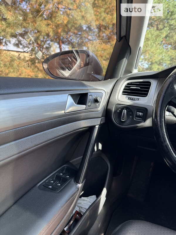 Универсал Volkswagen Golf 2015 в Виннице