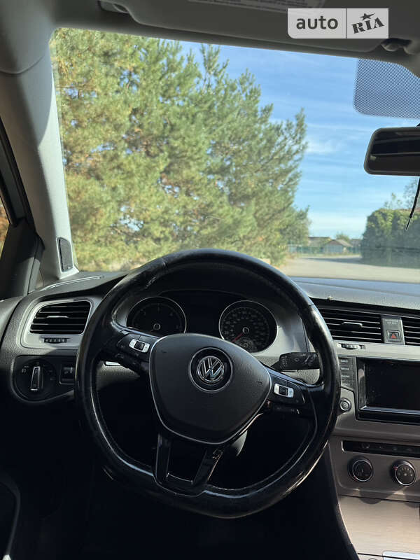 Универсал Volkswagen Golf 2015 в Виннице
