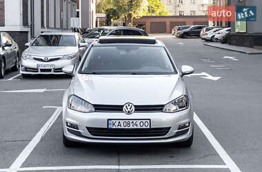 Хэтчбек Volkswagen Golf 2015 в Киеве