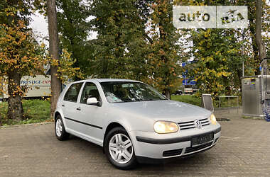 Хетчбек Volkswagen Golf 2001 в Львові