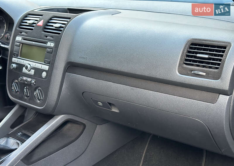 Хэтчбек Volkswagen Golf 2008 в Лубнах