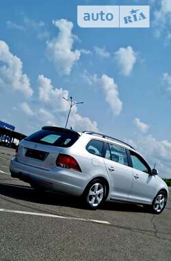 Универсал Volkswagen Golf 2012 в Киеве