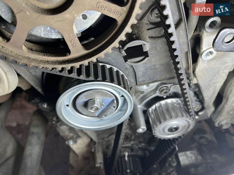 Універсал Volkswagen Golf 2001 в Рахові