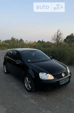 Хетчбек Volkswagen Golf 2005 в Лозовій