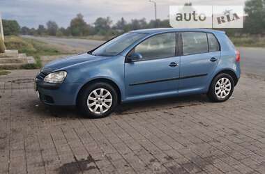 Хетчбек Volkswagen Golf 2005 в Надвірній