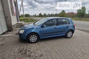 Хетчбек Volkswagen Golf 2005 в Надвірній