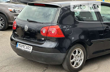 Хетчбек Volkswagen Golf 2004 в Харкові