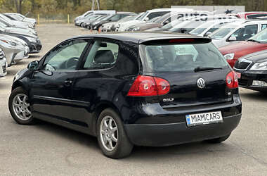 Хетчбек Volkswagen Golf 2004 в Харкові