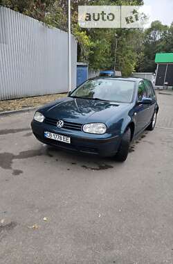 Хетчбек Volkswagen Golf 2001 в Києві