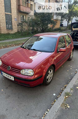 Хетчбек Volkswagen Golf 2002 в Києві