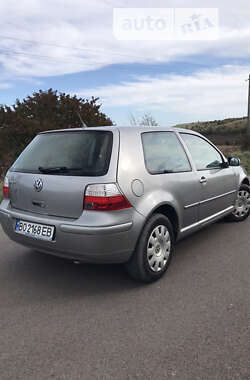 Хетчбек Volkswagen Golf 2002 в Борщеві