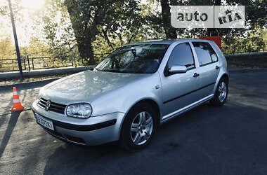 Хэтчбек Volkswagen Golf 2002 в Виннице