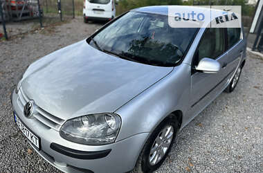 Хетчбек Volkswagen Golf 2004 в Вінниці